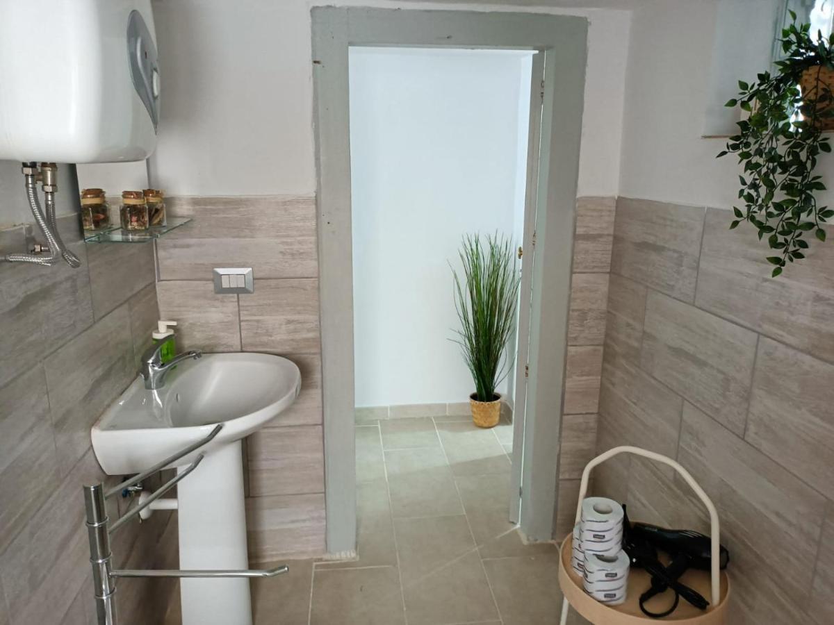 L&L House Apartment Catania Bagian luar foto