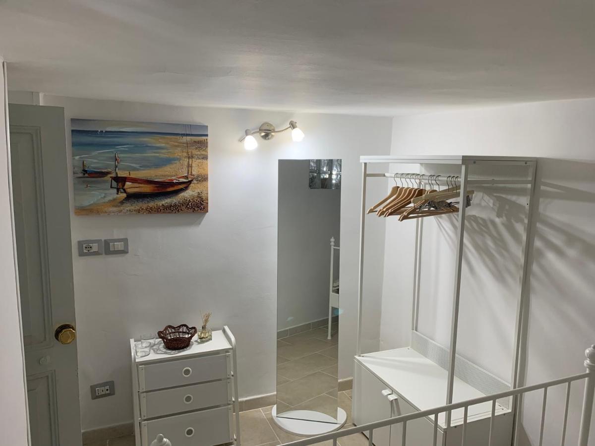 L&L House Apartment Catania Bagian luar foto