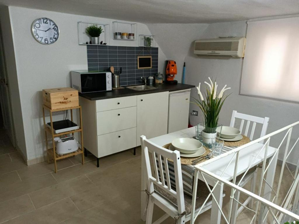 L&L House Apartment Catania Bagian luar foto