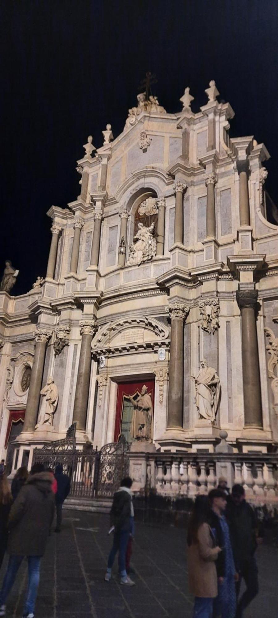 L&L House Apartment Catania Bagian luar foto